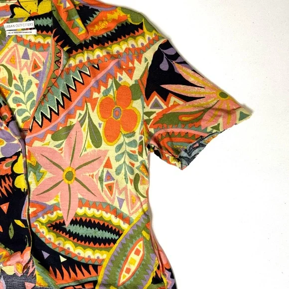 Urban Outfitters Multicolor Patterned Button Down Crop Shirt Size XS - Picture 4 of 7